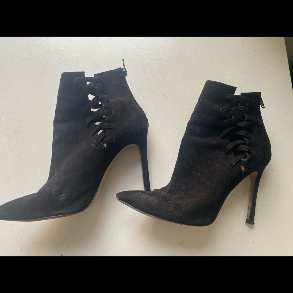 Aldo very sexy side lace up ankle booties!